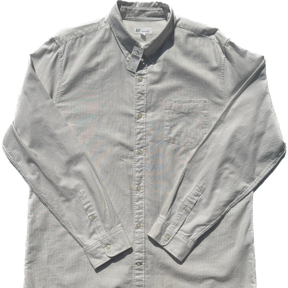 GAP Men’s white and cream stripe long sleeve button down